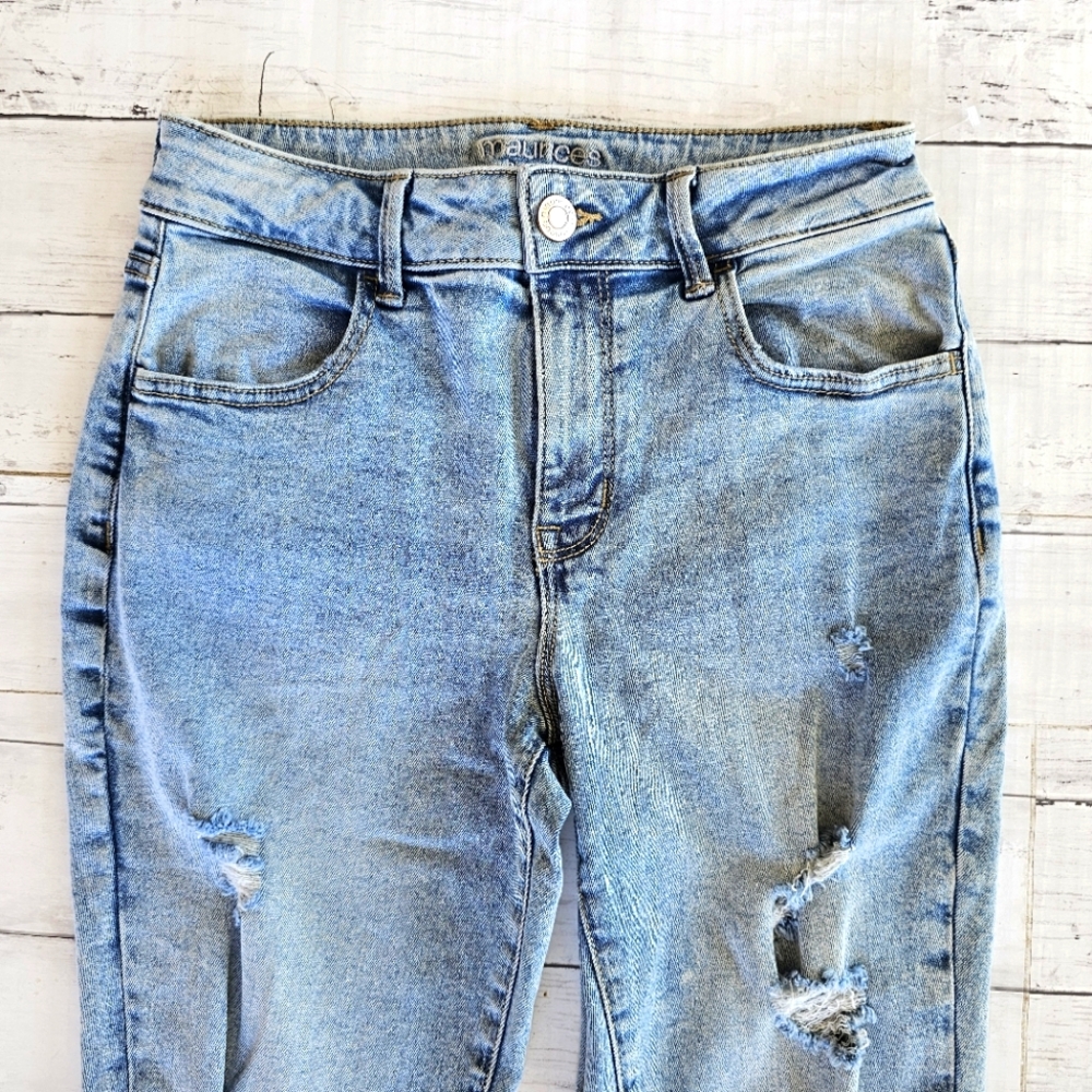 Maurices Light Wash Distressed Denim Skinny Jeans High Rise Stretchy Size Small - Picture 4 of 8